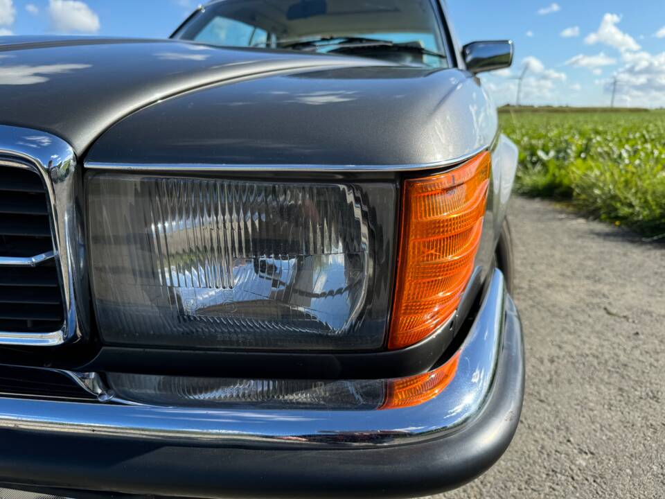 Imagen 61/196 de Mercedes-Benz 380 SLC (1980)