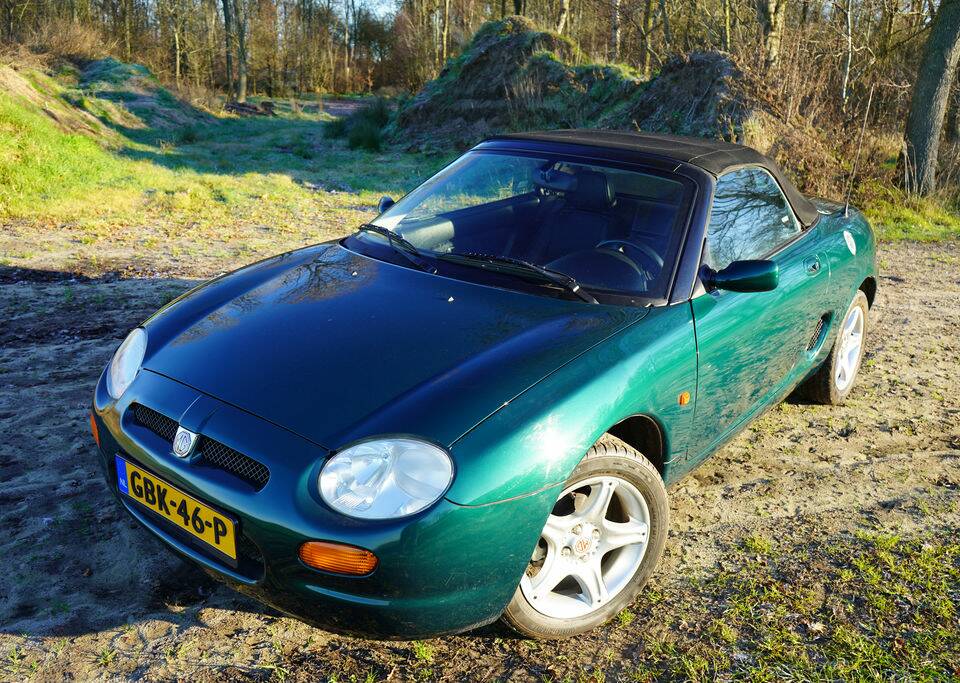Image 8/8 of MG F 1.8i (1997)