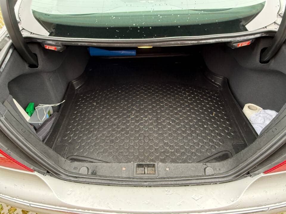 Image 15/27 of Mercedes-Benz CLK 320 (2002)