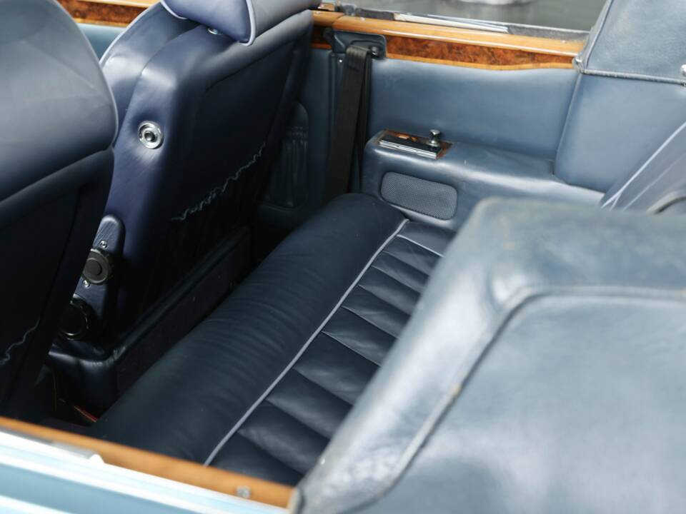 Image 28/48 of Rolls-Royce Corniche I (1980)