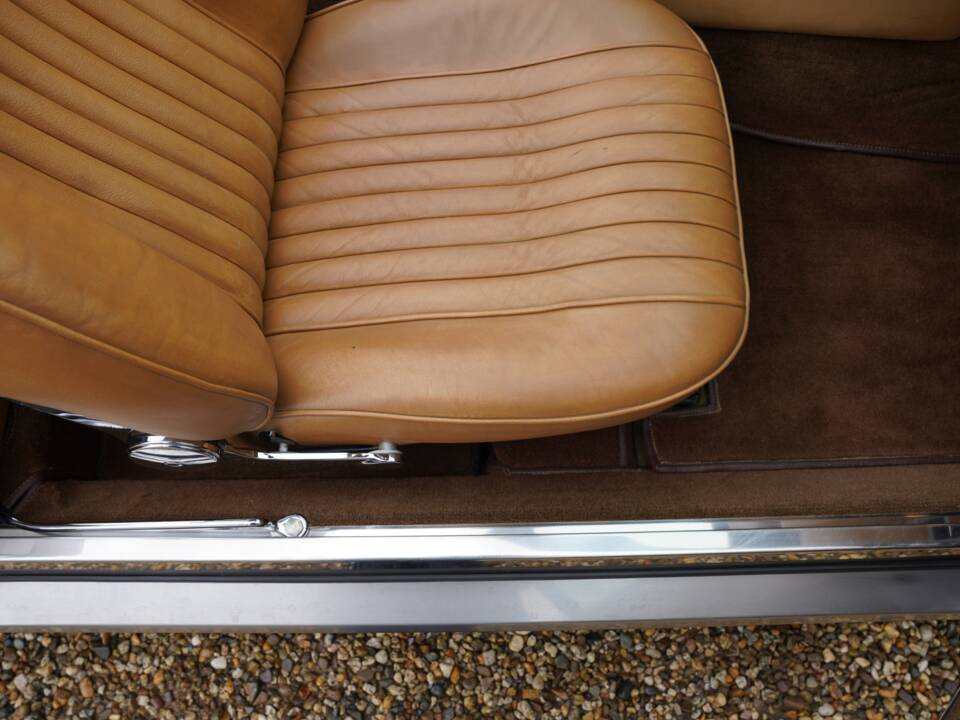 Bild 45/50 von Aston Martin V8 Volante (1982)
