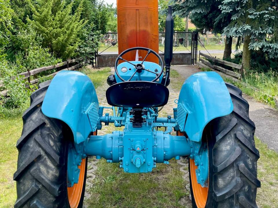 Image 31/52 of Lamborghini 2R (1965)