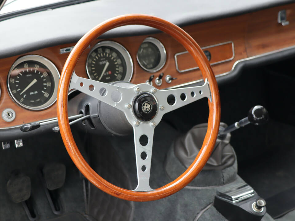 Immagine 12/50 di Alfa Romeo Giulia 1600 Sprint GT Veloce (1967)