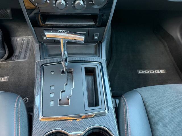 Image 14/28 de Dodge Charger SRT8 (2009)