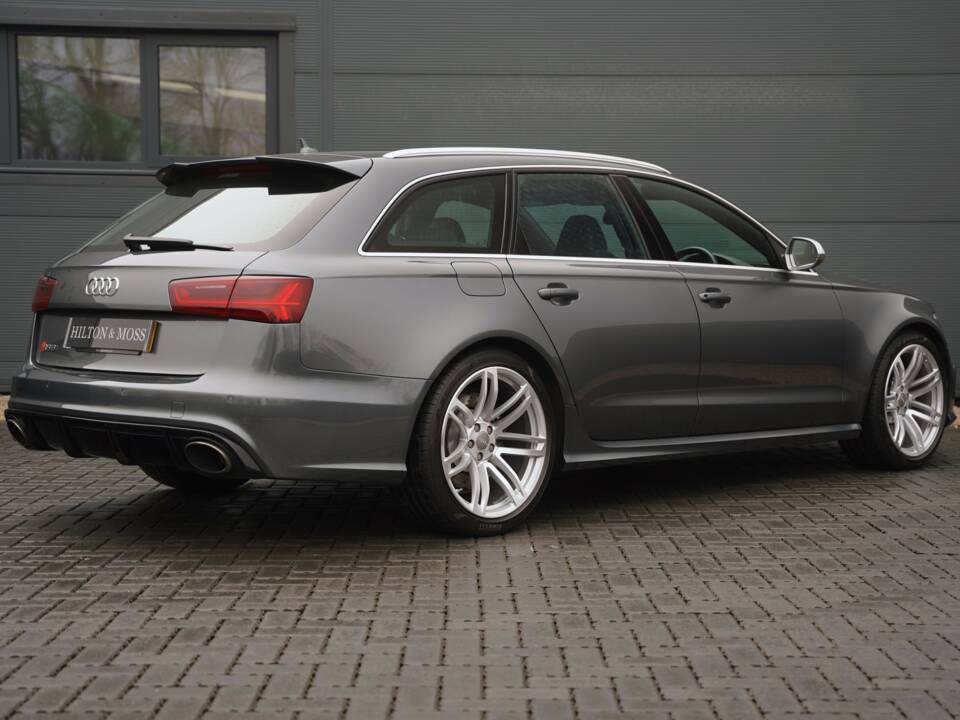 Immagine 5/50 di Audi RS6 Avant (2015)