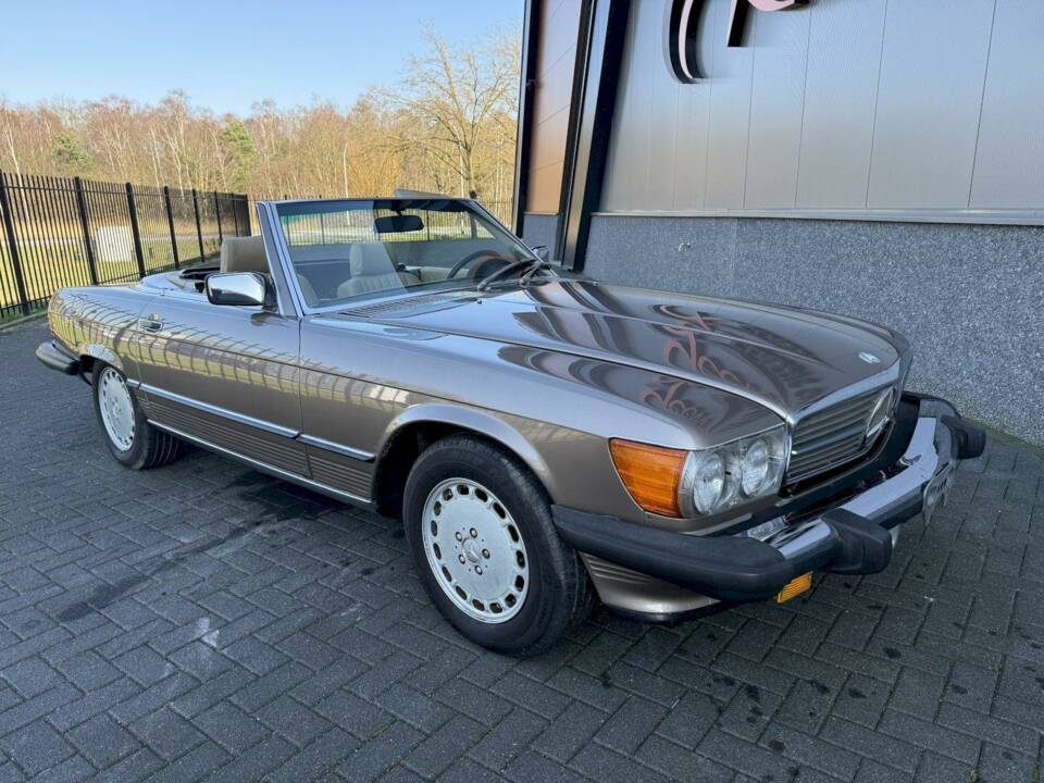 Image 5/36 de Mercedes-Benz 560 SL (1988)