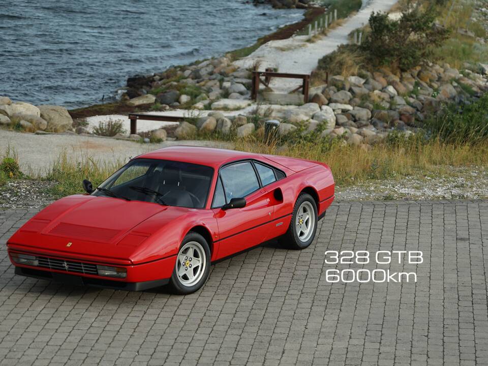 Image 17/27 de Ferrari 328 GTB (1985)
