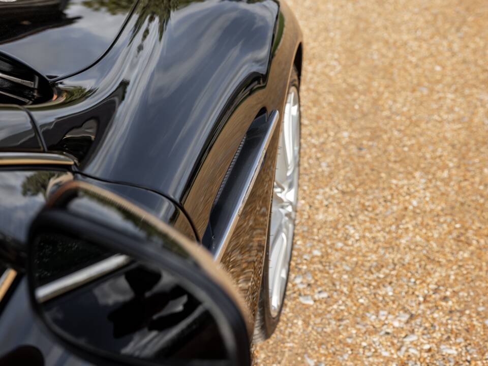 Image 37/77 of Aston Martin DBS (2009)