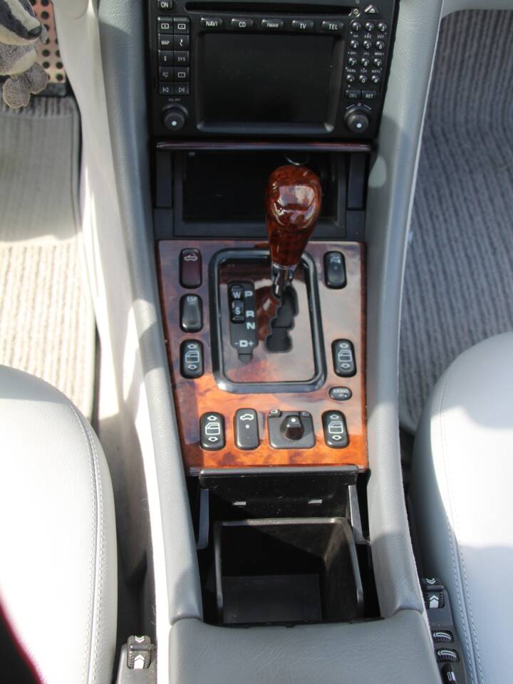 Bild 29/42 von Mercedes-Benz CLK 430 (2002)