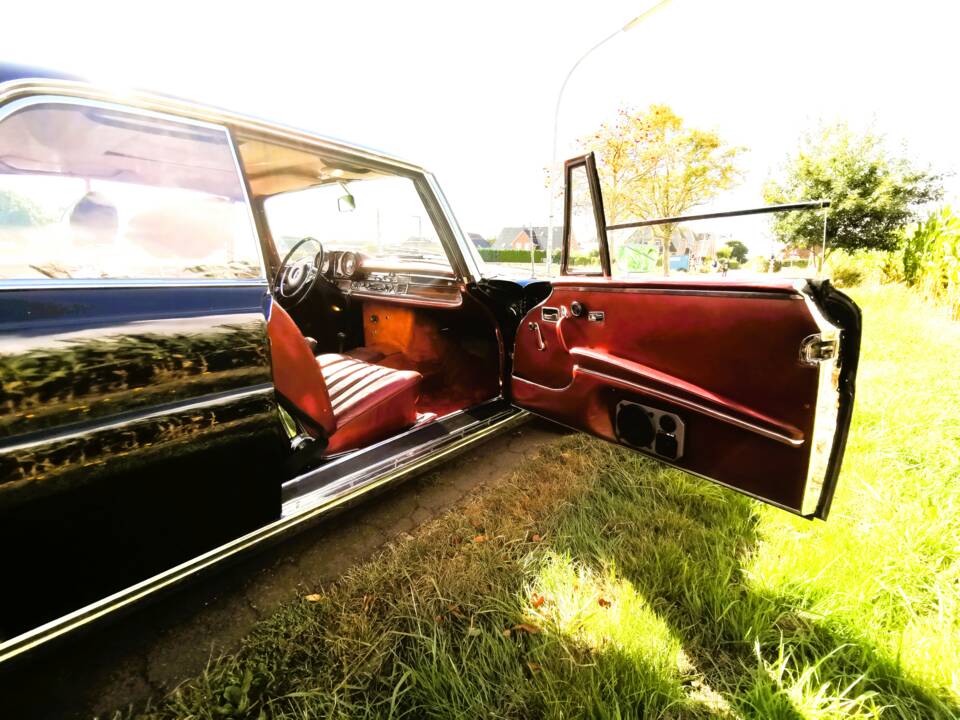 Image 24/24 of Mercedes-Benz 280 SE 3,5 (1971)