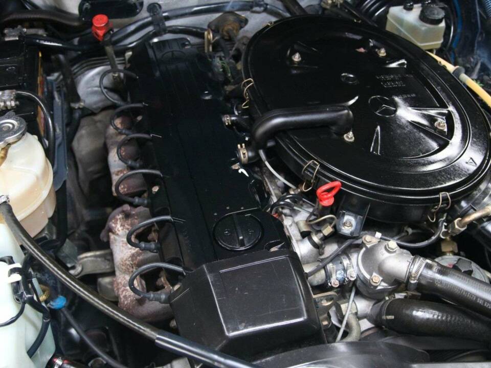Image 25/30 of Mercedes-Benz 300 SL (1986)