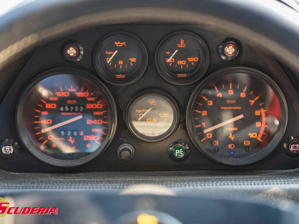 Immagine 34/49 di Ferrari 208 GTS Turbo (1989)
