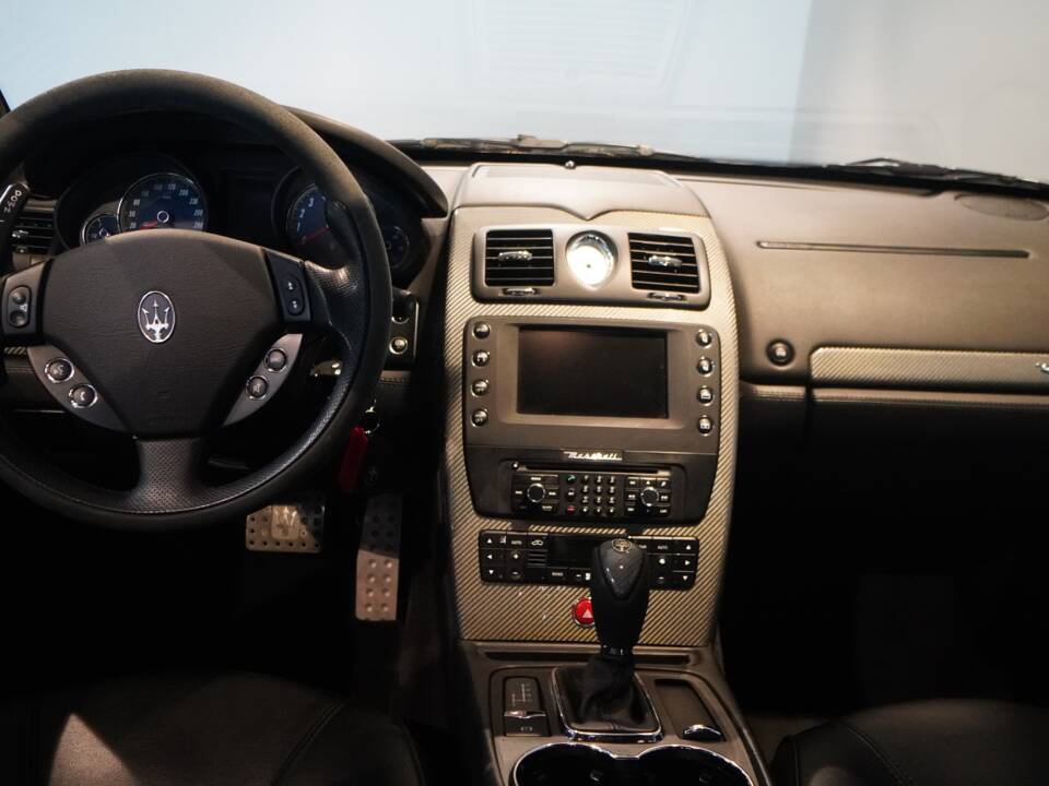 Image 6/23 of Maserati Quattroporte Sport GT S 4.7 (2012)
