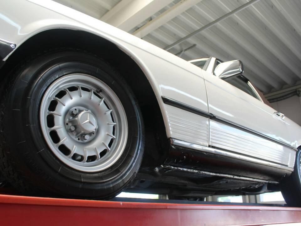 Image 15/50 of Mercedes-Benz 280 SL (1981)
