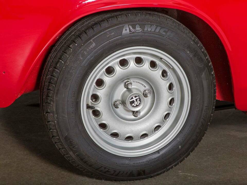Immagine 14/31 di Alfa Romeo Giulia GTA 1300 Junior (1968)