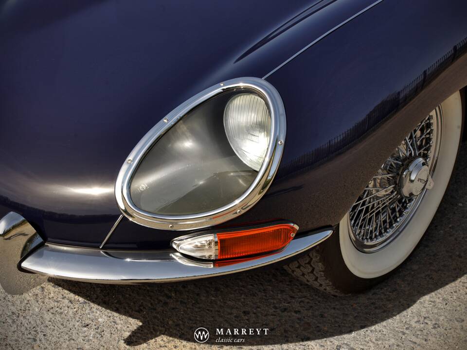 Image 13/80 de Jaguar Type E 4.2 (1966)