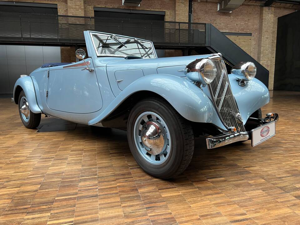 Image 13/39 de Citroën Traction Avant 11 BL Légère (1939)