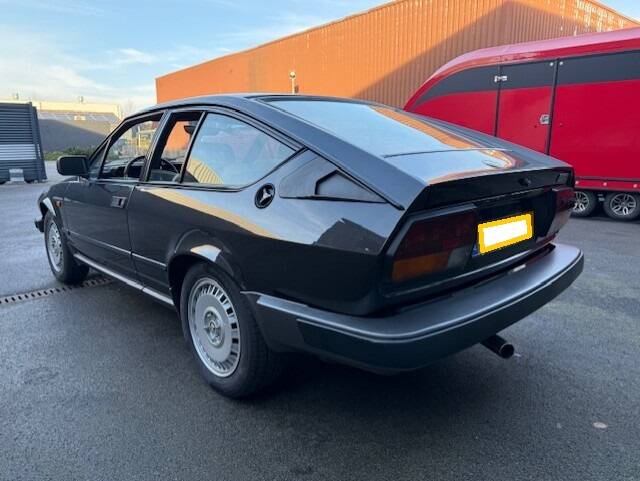Immagine 5/22 di Alfa Romeo GTV 2.0 (1983)