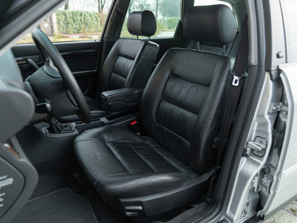 Bild 26/50 von Audi A6 Avant 2.0 quattro (1995)