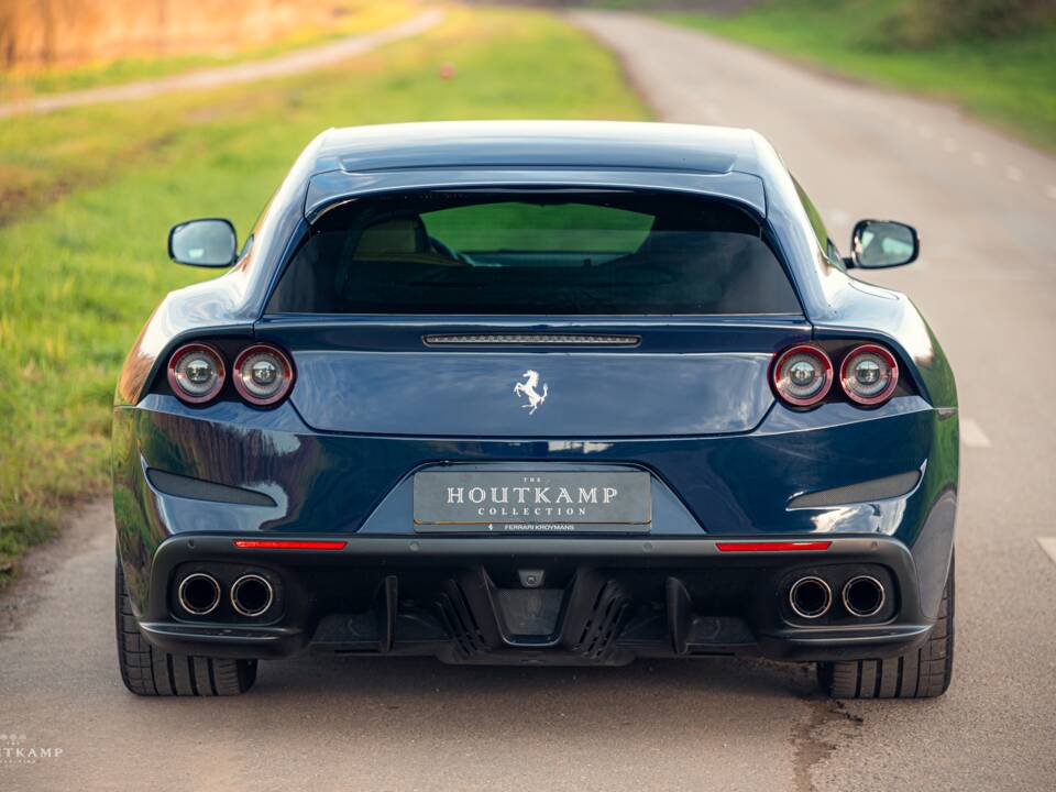 Bild 9/12 von Ferrari GTC4Lusso (2016)