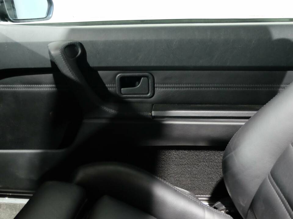 Image 13/35 of BMW M 635 CSi (1984)