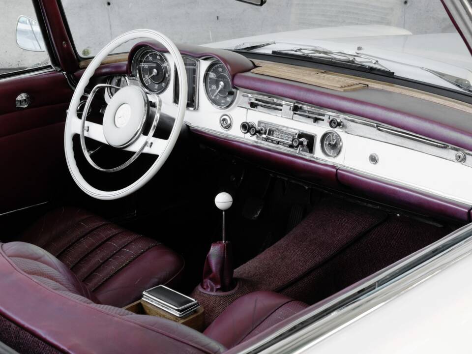 Afbeelding 30/40 van Mercedes-Benz 230 SL (1964)