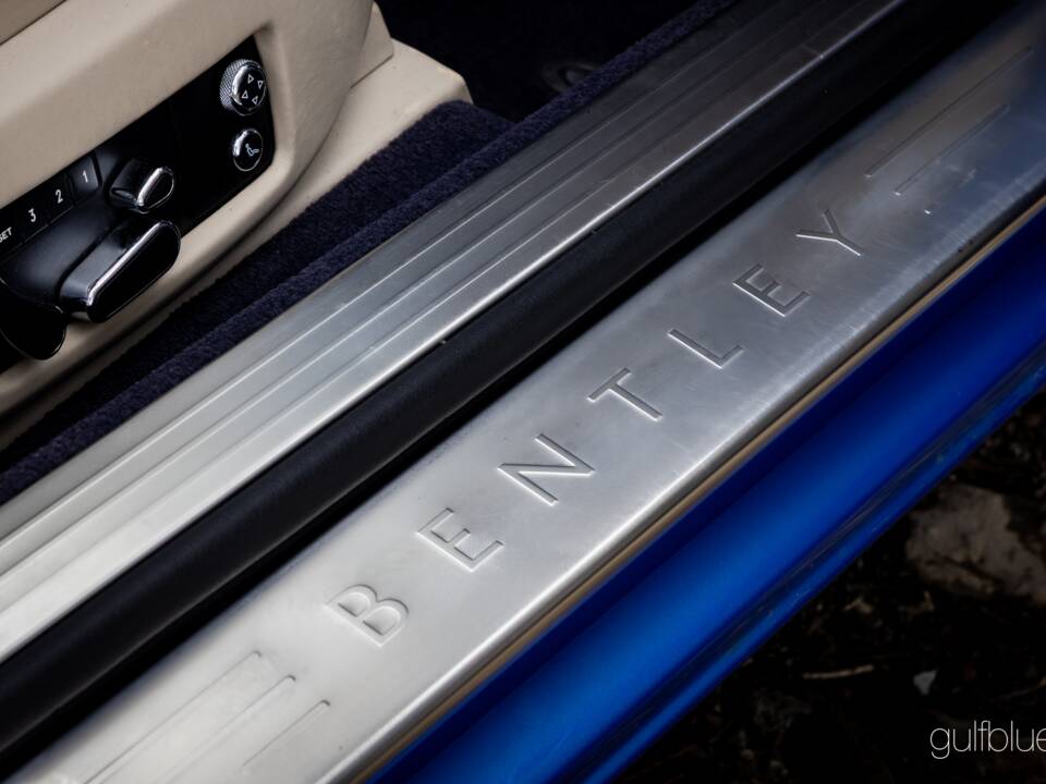 Image 39/75 of Bentley Continental GT (2004)