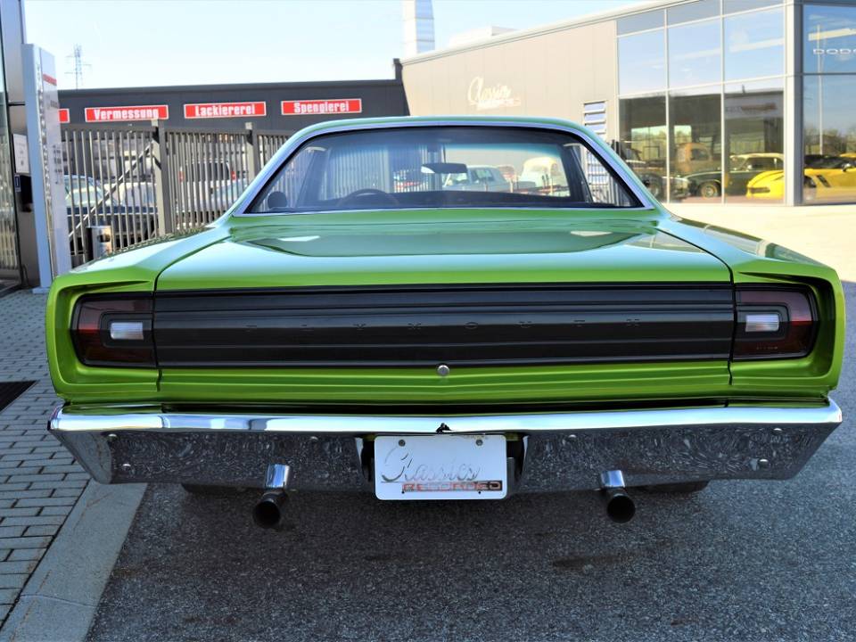 Image 5/43 of Plymouth Road Runner Hardtop Coupe (1968)
