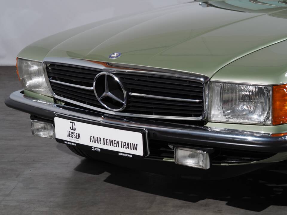 Image 17/66 of Mercedes-Benz 450 SLC (1977)