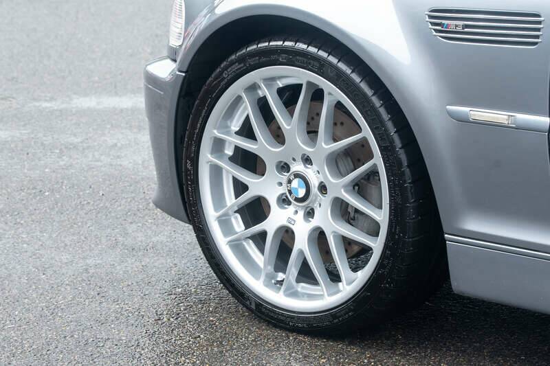Image 33/50 of BMW M3 (2005)