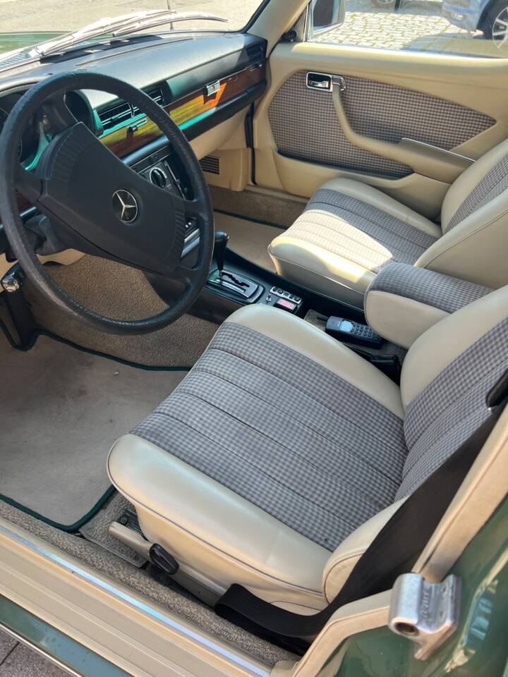 Image 4/6 of Mercedes-Benz 280 SE (1980)