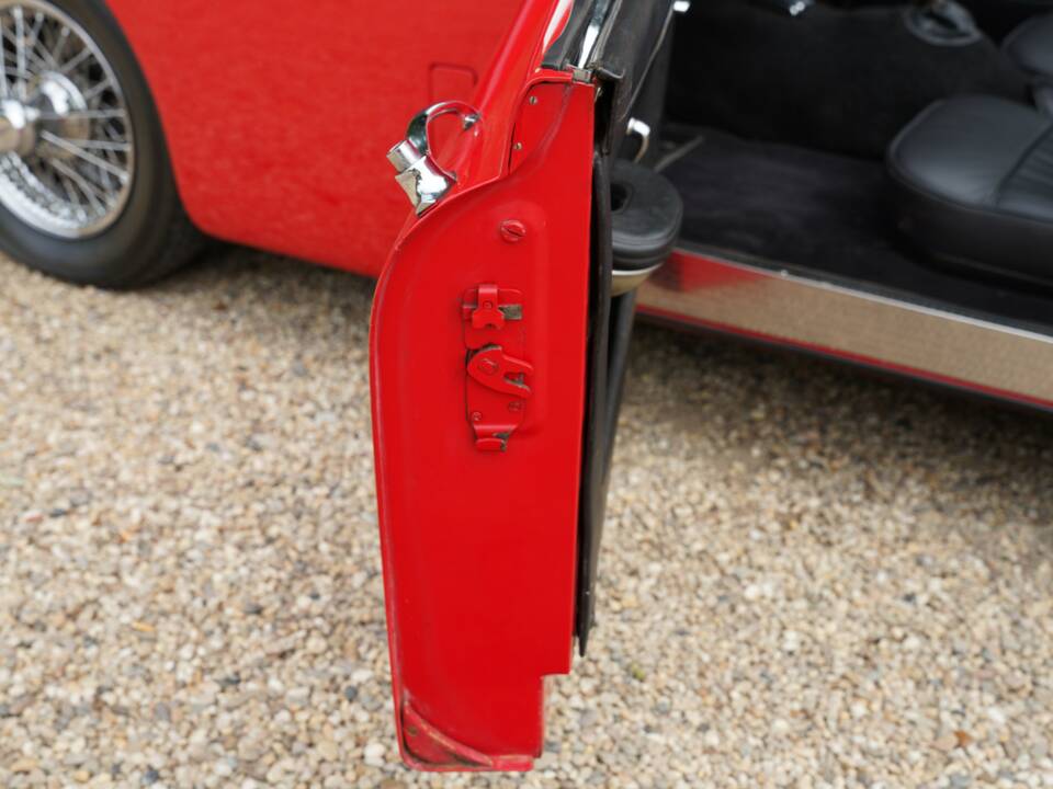 Image 18/50 of Jaguar XK 150 DHC (1960)