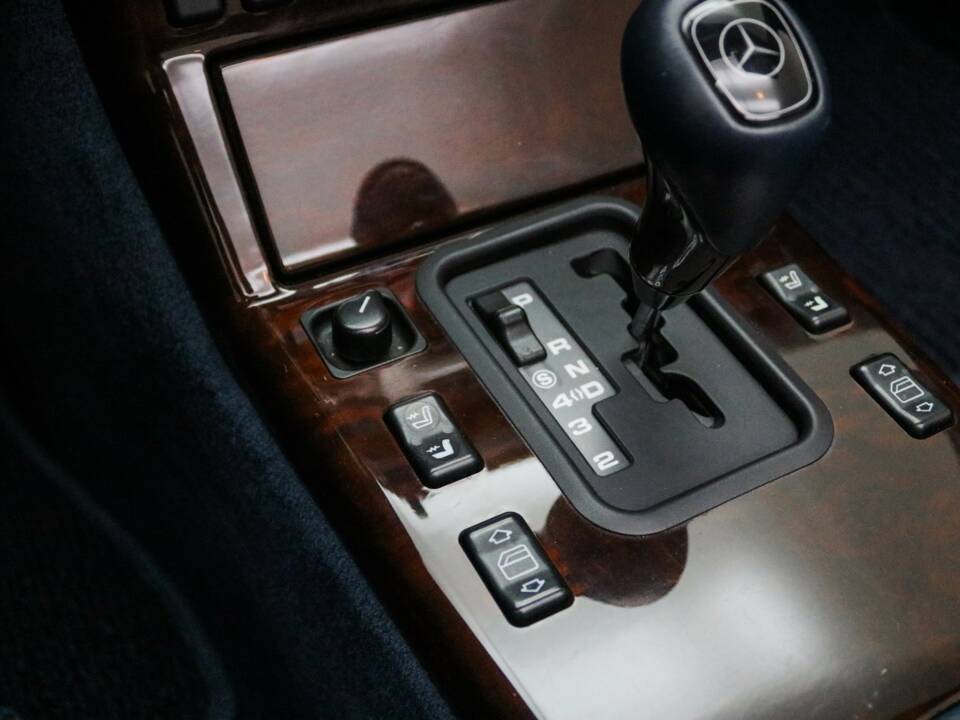 Bild 22/84 von Mercedes-Benz SL 320 (1996)