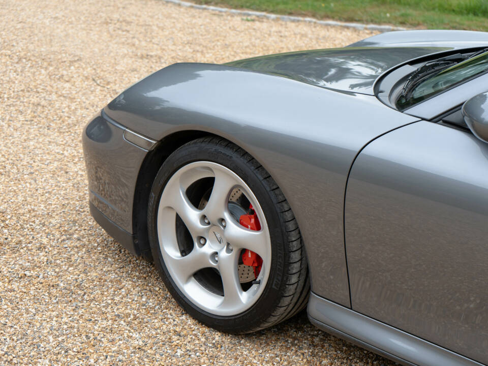 Image 13/50 of Porsche 911 Carrera 4S (2003)
