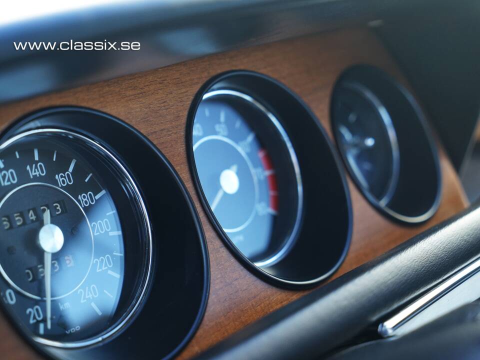 Image 15/37 of BMW 3.0 CSi (1973)