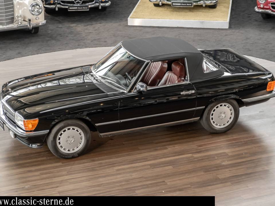 Image 11/15 of Mercedes-Benz 560 SL (1987)