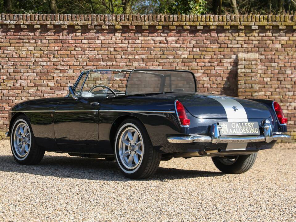 Image 2/50 de MG MGB (1966)