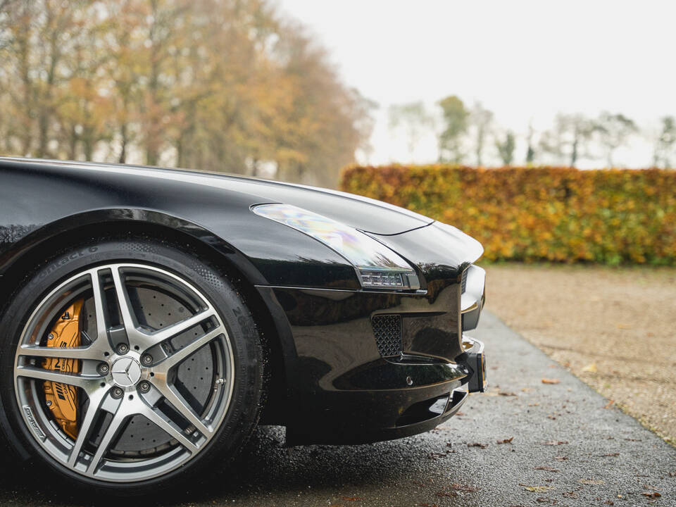 Image 90/100 de Mercedes-Benz SLS AMG Roadster (2011)