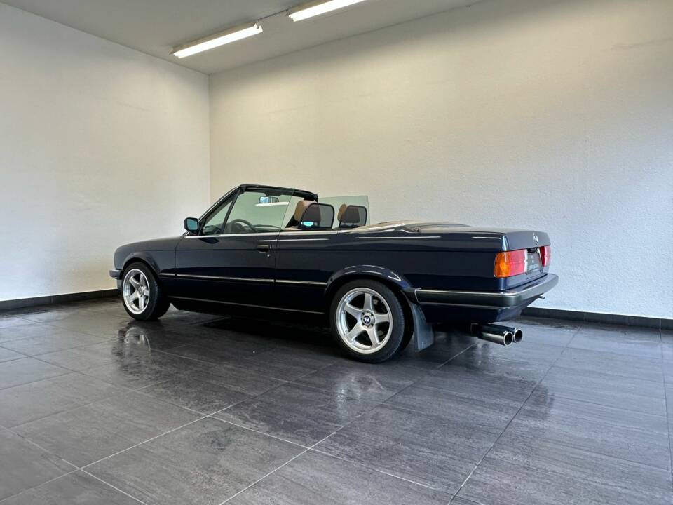 Bild 3/50 von BMW 325i (1989)