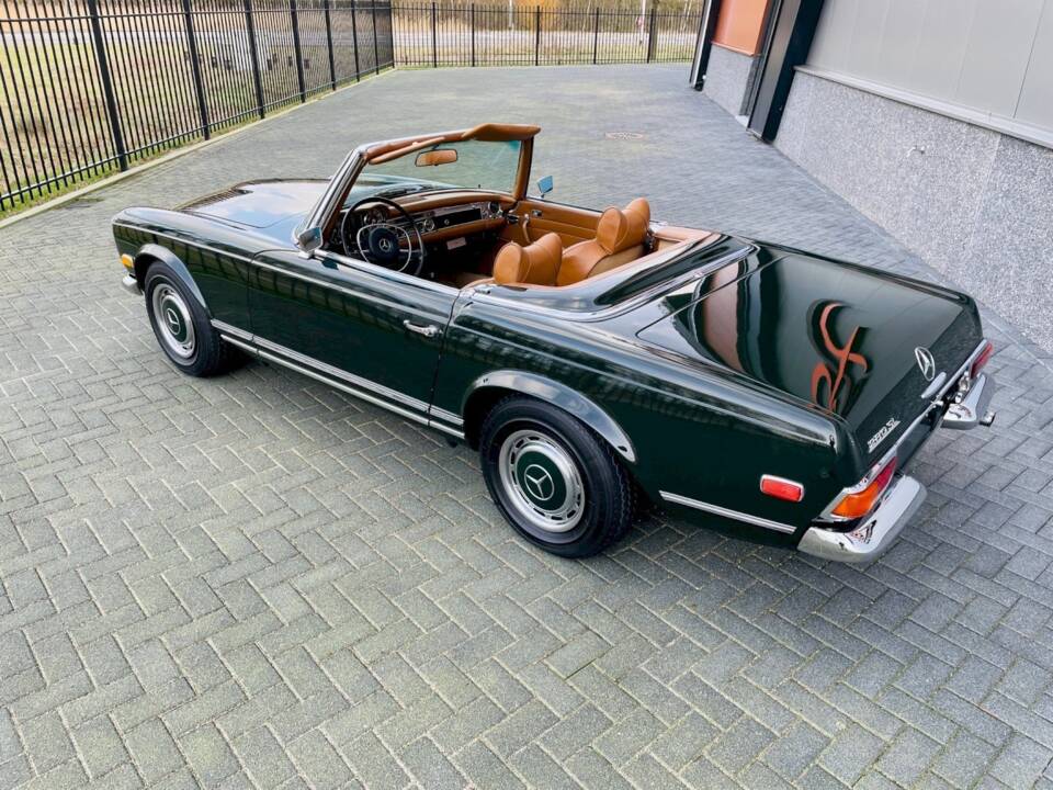 Image 12/36 of Mercedes-Benz 280 SL (1970)