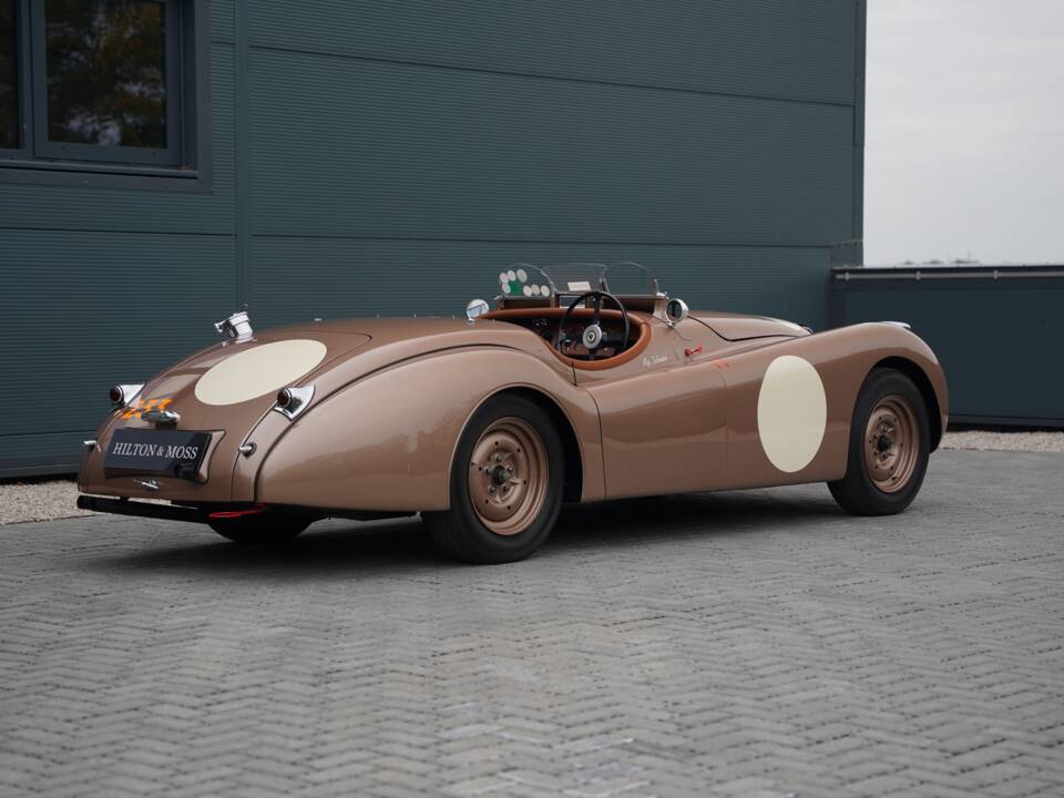 Image 32/50 of Jaguar XK 120 OTS (1950)