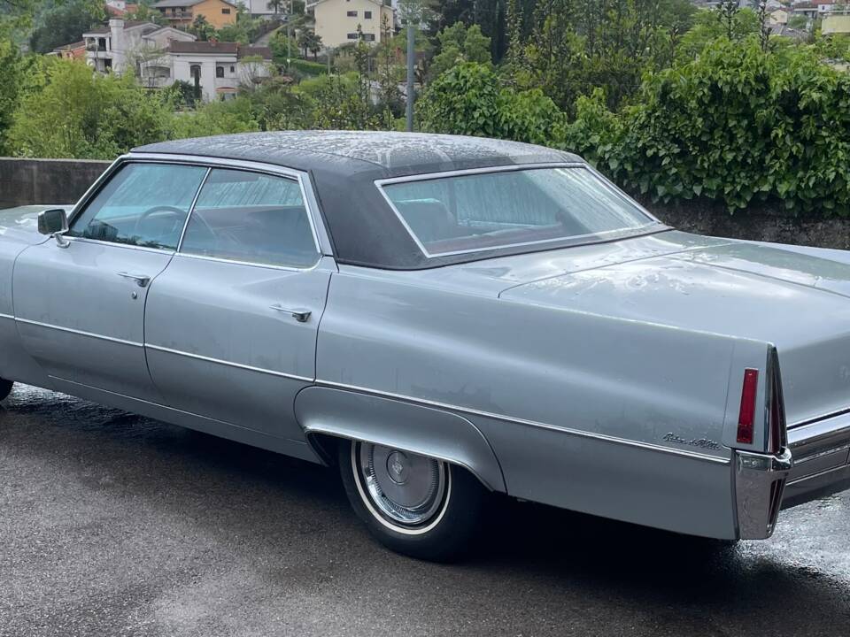 Image 59/90 of Cadillac Sedan DeVille (1970)