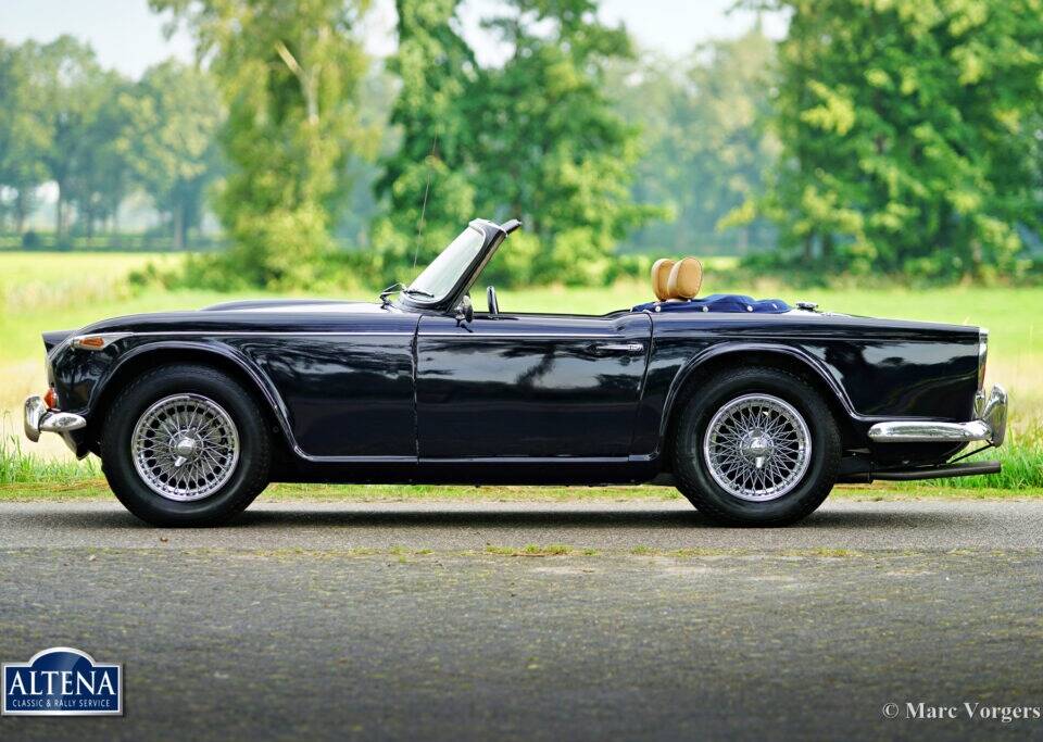 Afbeelding 7/36 van Triumph TR 4A IRS (1966)