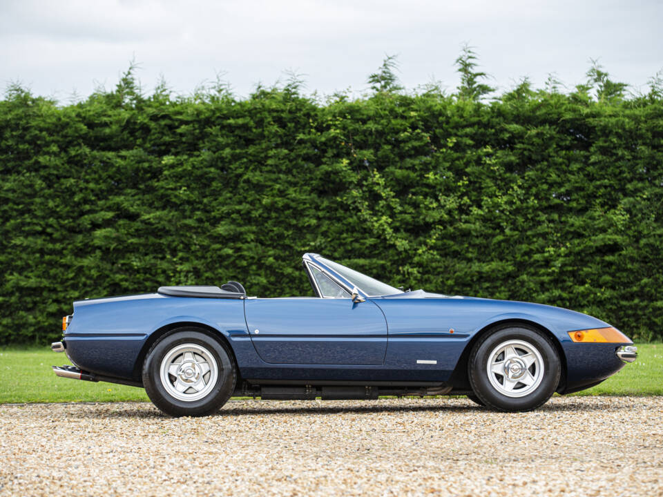 Bild 9/50 von Ferrari 365 GTS&#x2F;4 Daytona (1971)