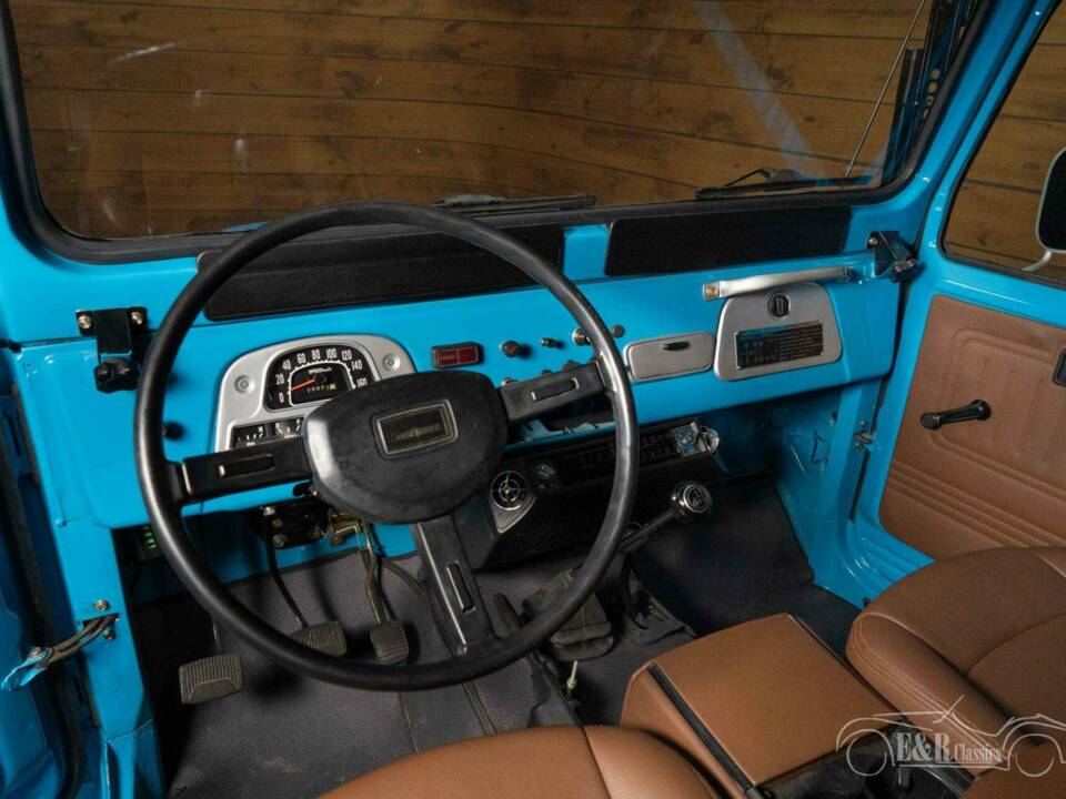 Imagen 10/19 de Toyota Land Cruiser HJ 47 (1982)