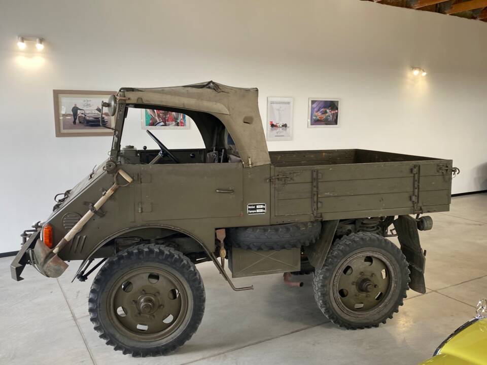 Afbeelding 4/67 van Mercedes-Benz Unimog 2010 (1951)