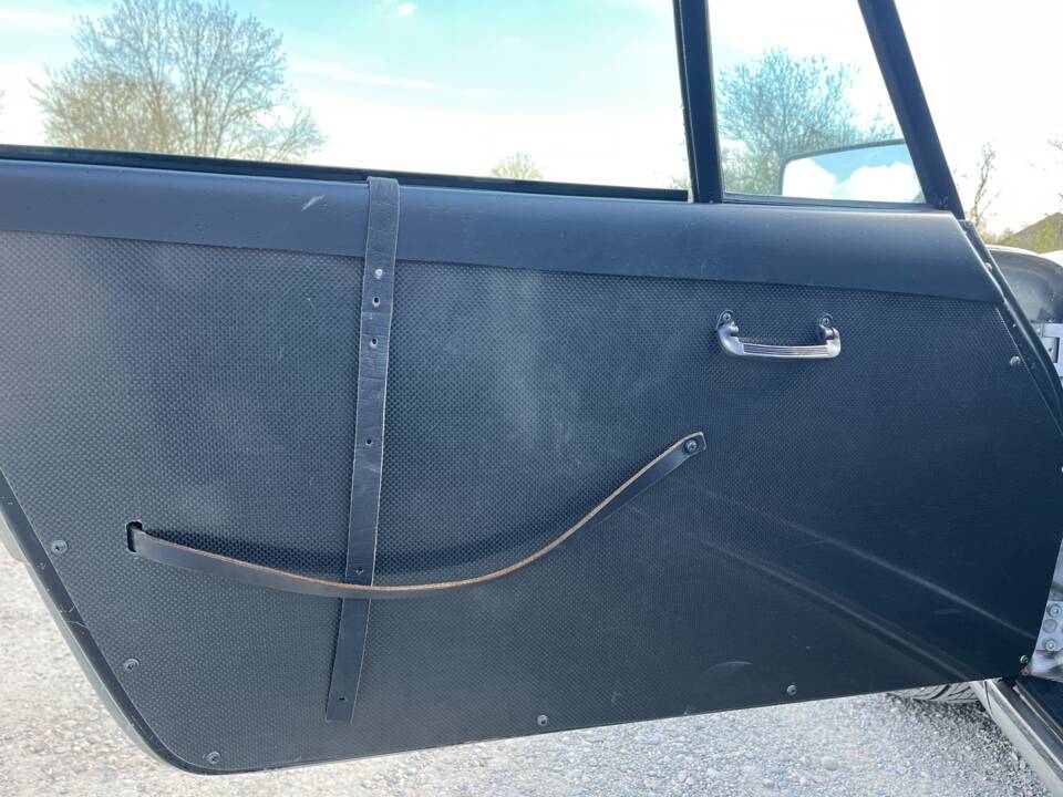 Image 21/62 of Porsche 911 Carrera 3.2 (1984)