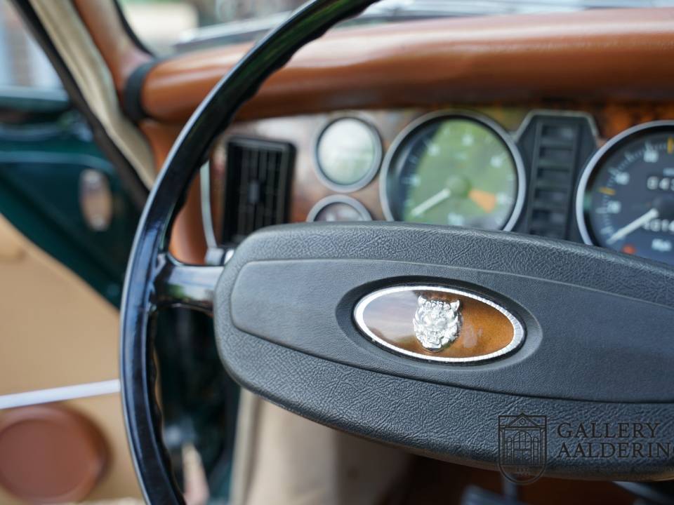 Immagine 40/50 di Jaguar XJ 6 L 4.2 (1975)