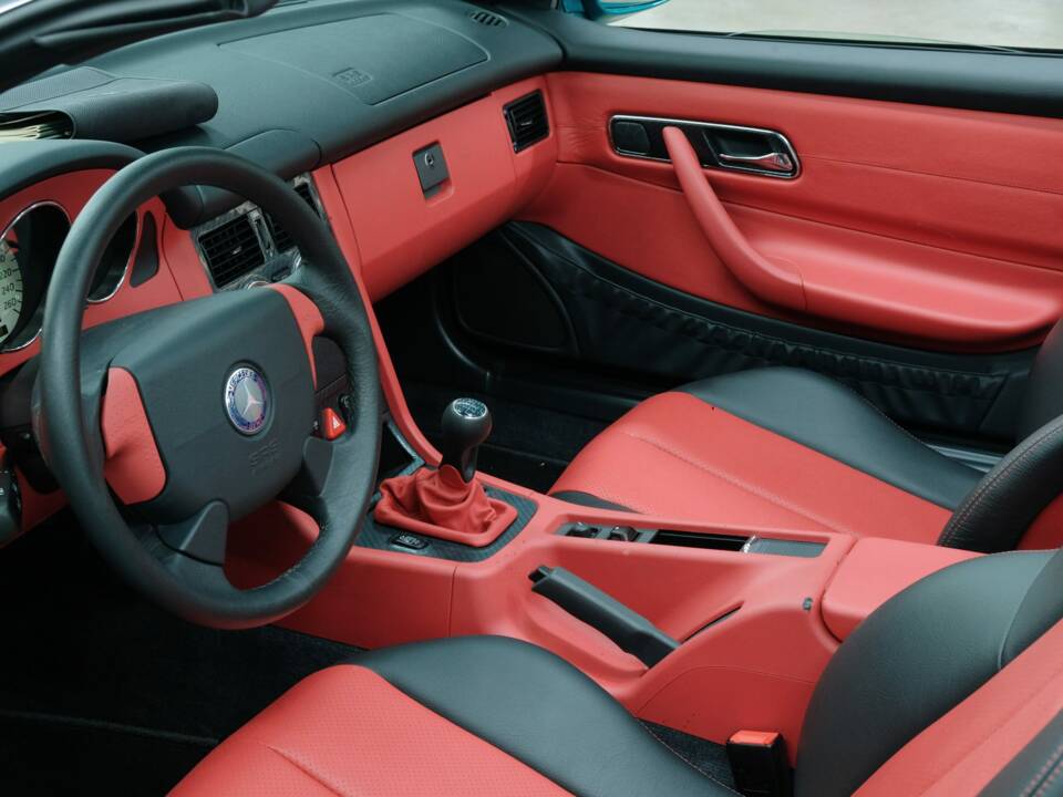 Immagine 43/50 di Mercedes-Benz SLK 230 Kompressor (1998)