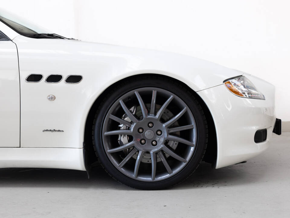 Image 28/39 de Maserati Quattroporte S 4.7 (2009)